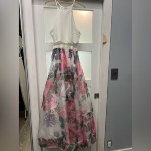 B. Darlin White & Floral Maxi Gown - Size 13/14